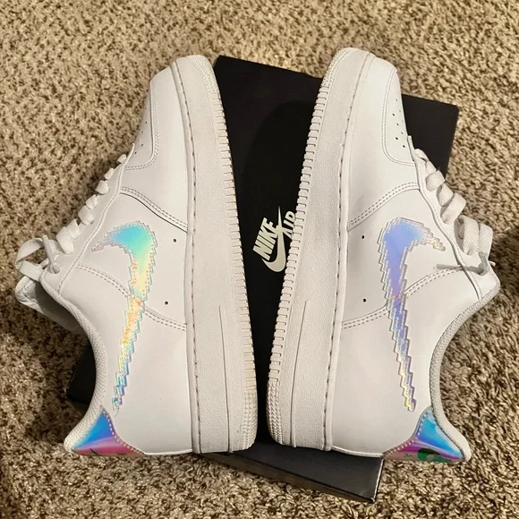 Air Force 1 Low iridescent Pixel
